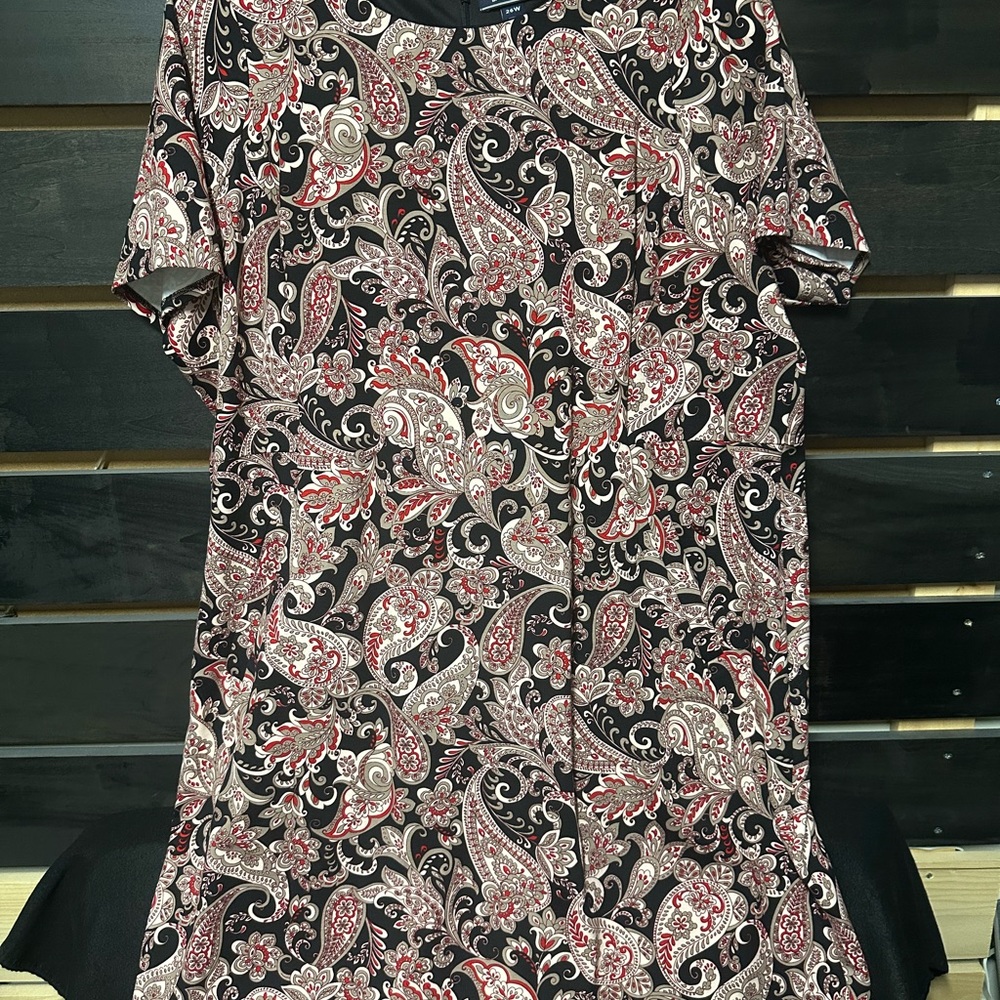 Lands' End Black, Red, & Pink Paisley Short Sleeve Dress